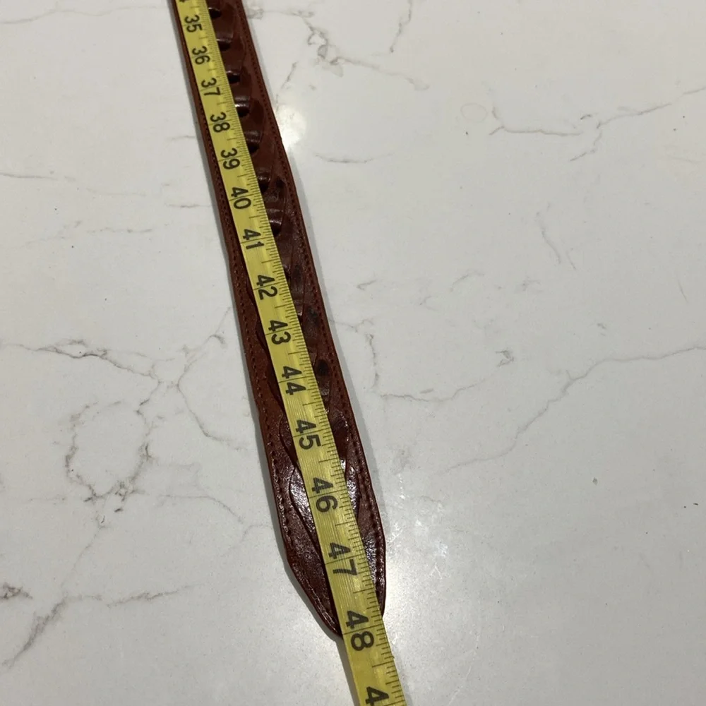 TMS Vintage leather belt with a woven design. The detached buckle Size 42